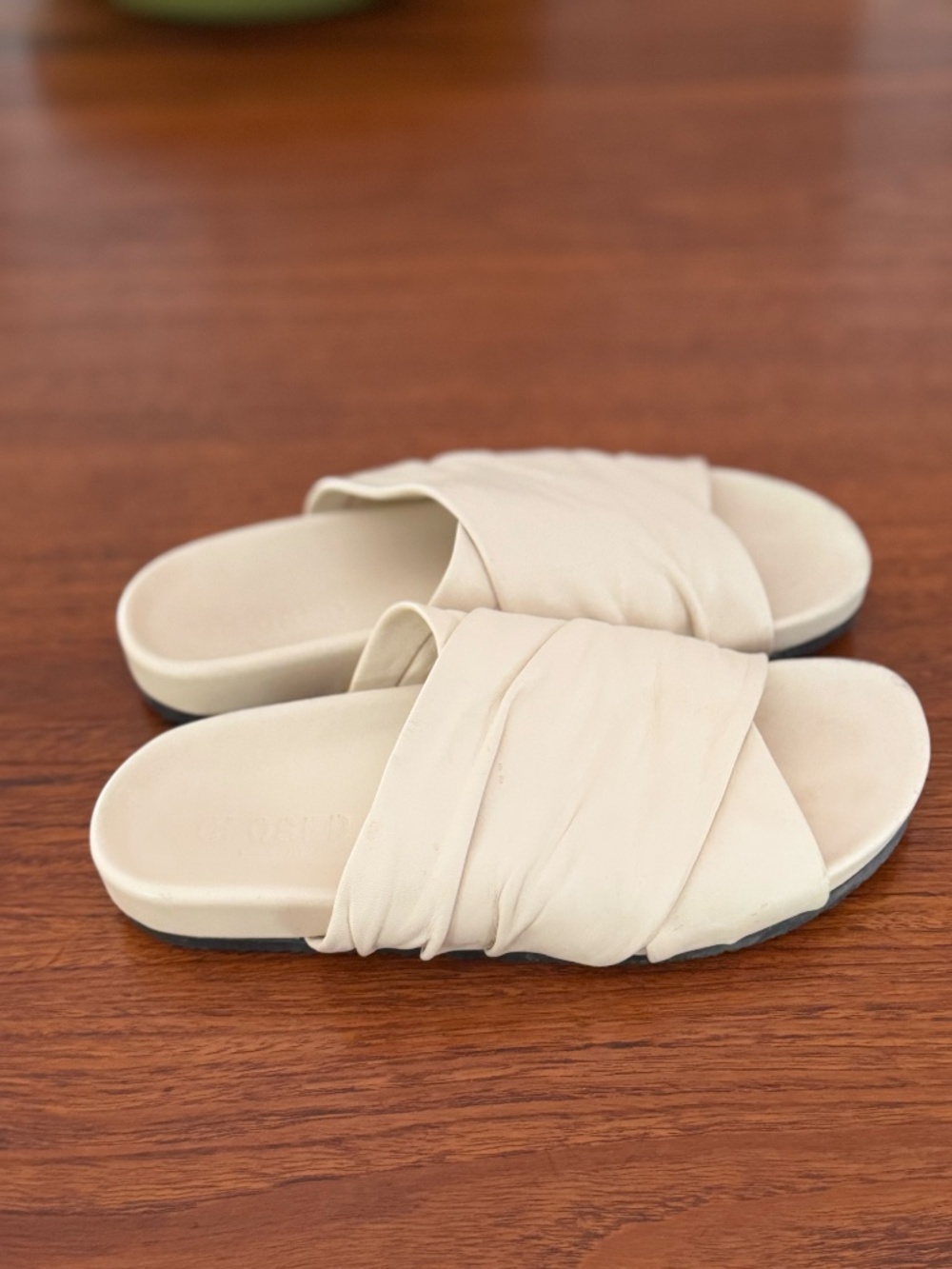 CLOSED Slides - Size 39 - Picture 2 of 5